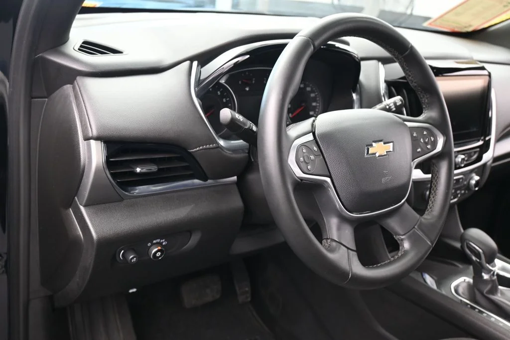Used 2023 Mosaic Black Metallic Chevrolet LT image 16