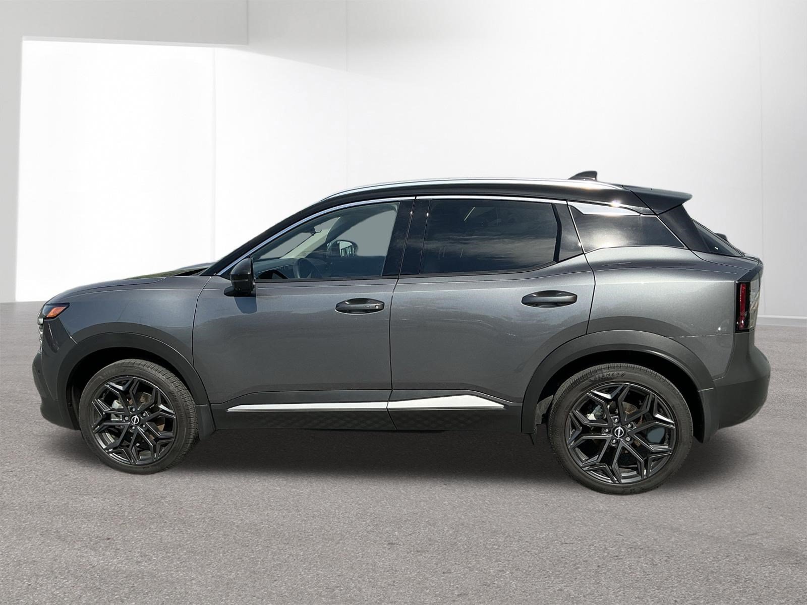Used 2025 Gun Metallic/Super Black Nissan  image 6