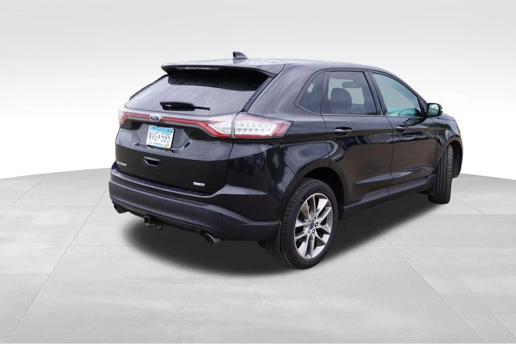 Used 2015 Black Ford SEL image 3