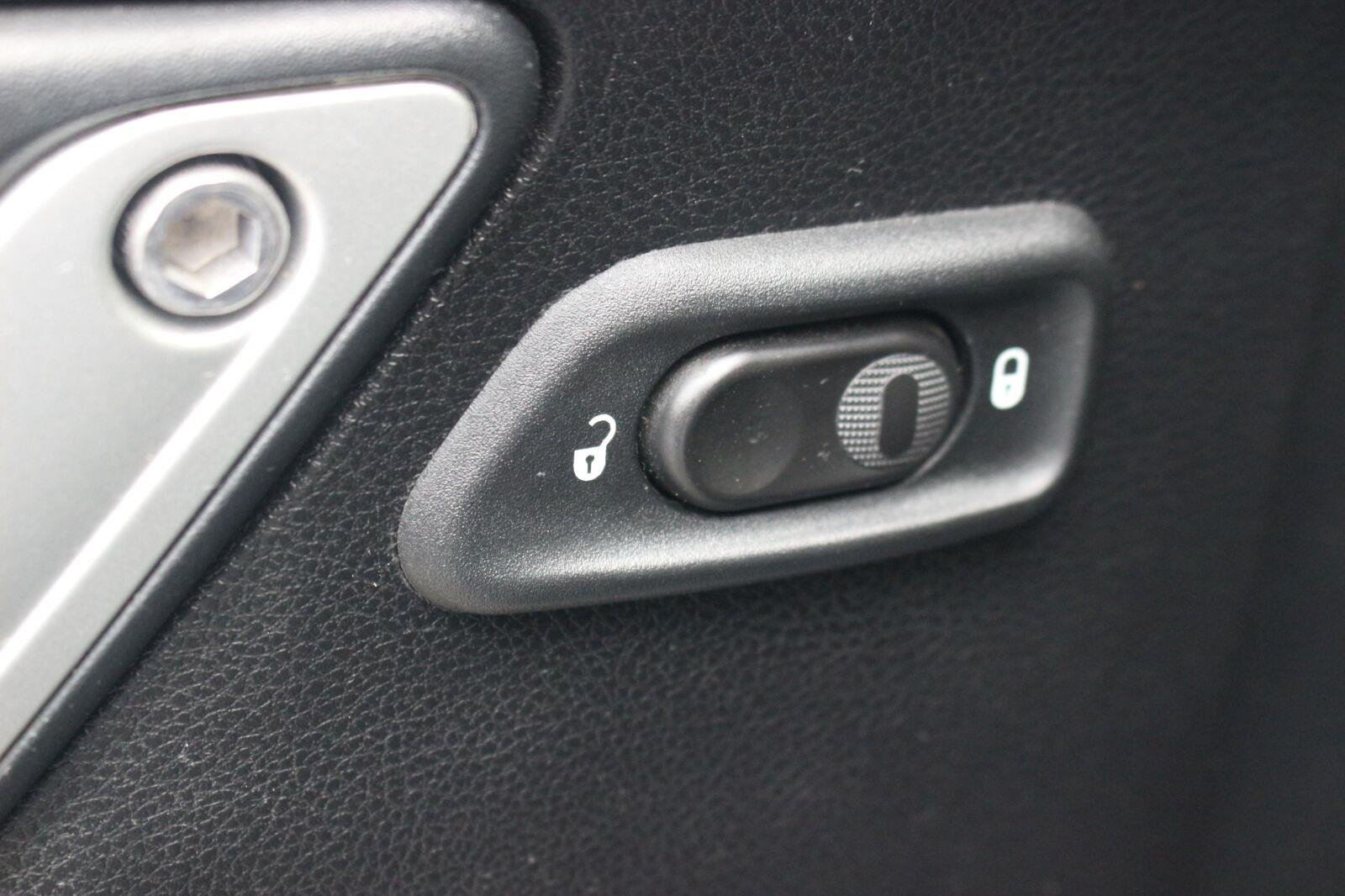 Used 2016 Black Jeep Rubicon image 14