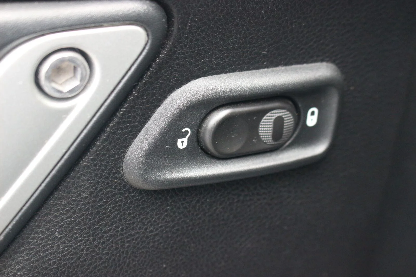 Used 2016 Black Jeep Rubicon image 14
