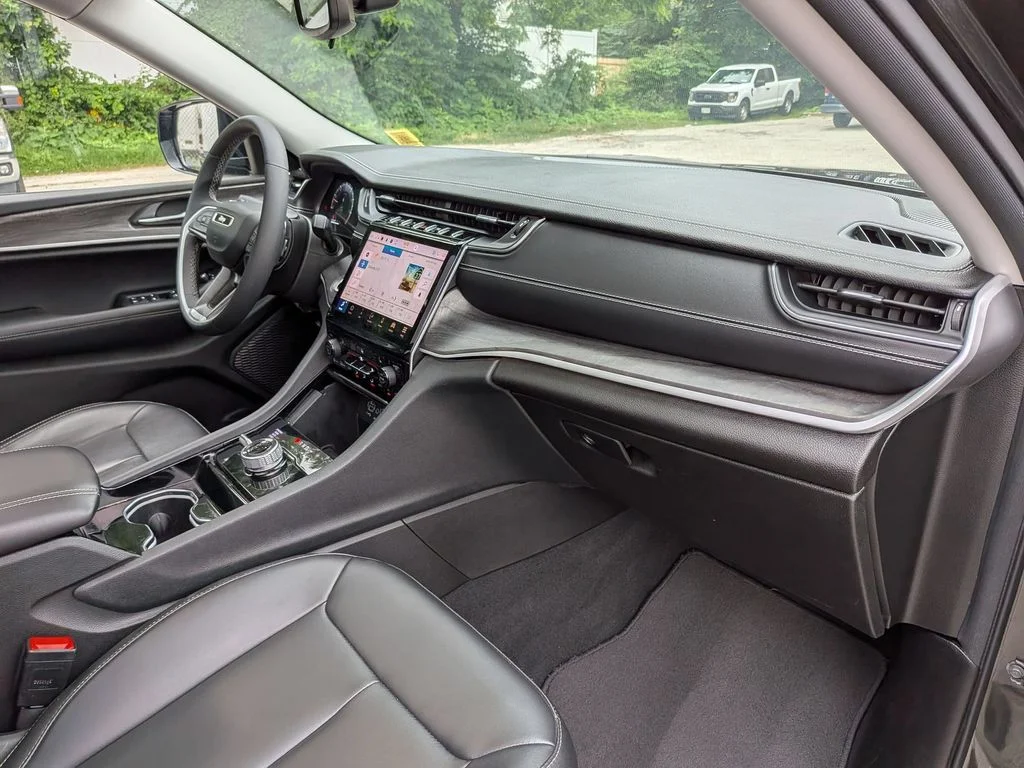 Used 2023 Brown Jeep Limited image 28
