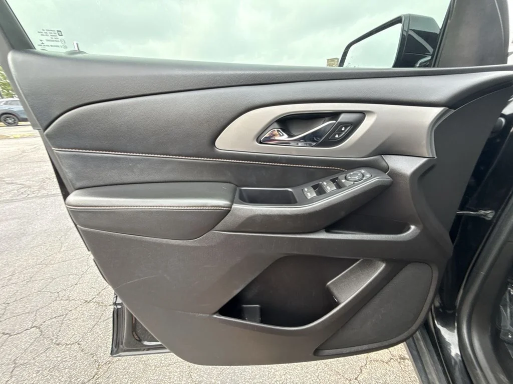 Used 2018 Black Chevrolet LS image 13