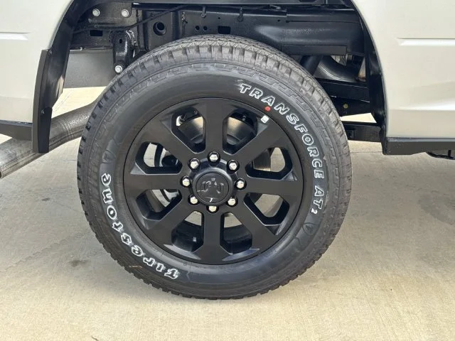 New 2027 Silver-Zynith Exterior Paint RAM Laramie image 24