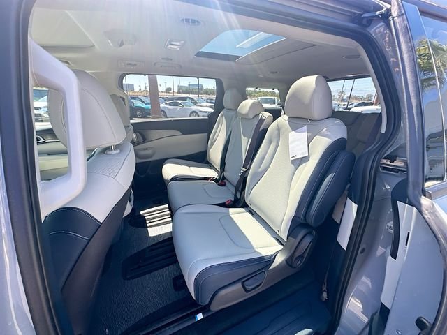 New 2026 Ceramic Silver Kia SX Prestige image 26