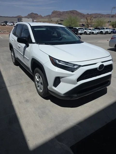 2023 Toyota RAV4 LE - Photo 2