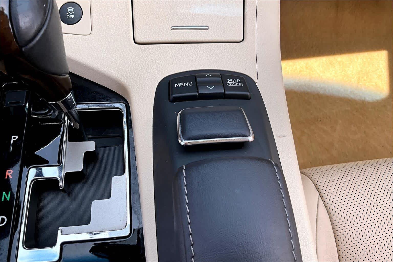 Used 2014 Obsidian Lexus  image 32