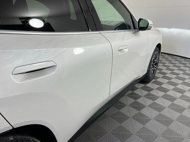 New 2026 White BMW 30 xDrive image 9