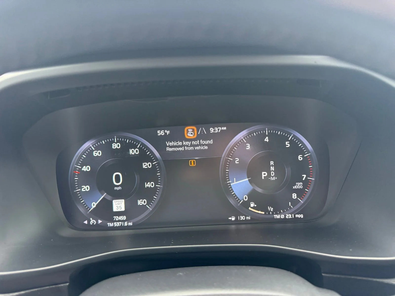 Used 2021  Volvo Momentum image 19