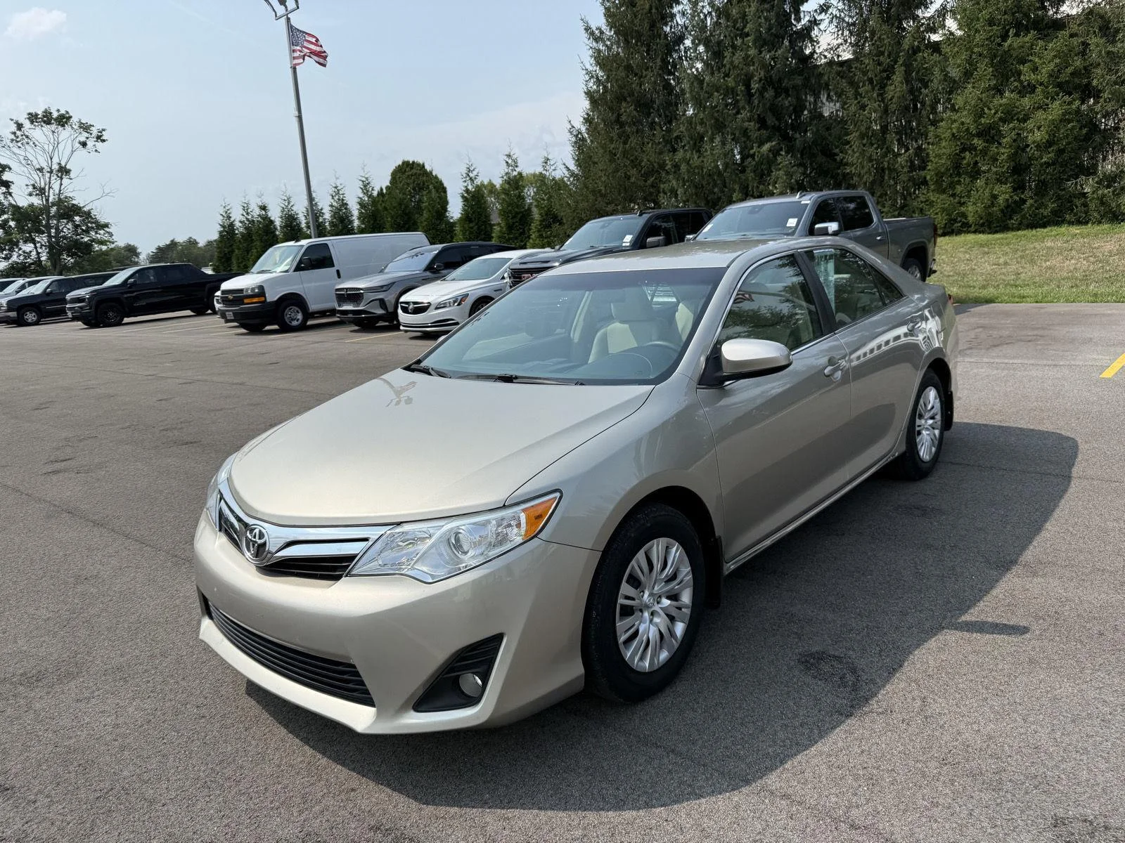 Used 2014 Toyota Camry L with VIN 4T1BF1FK0EU772015 for sale in Salem, IN
