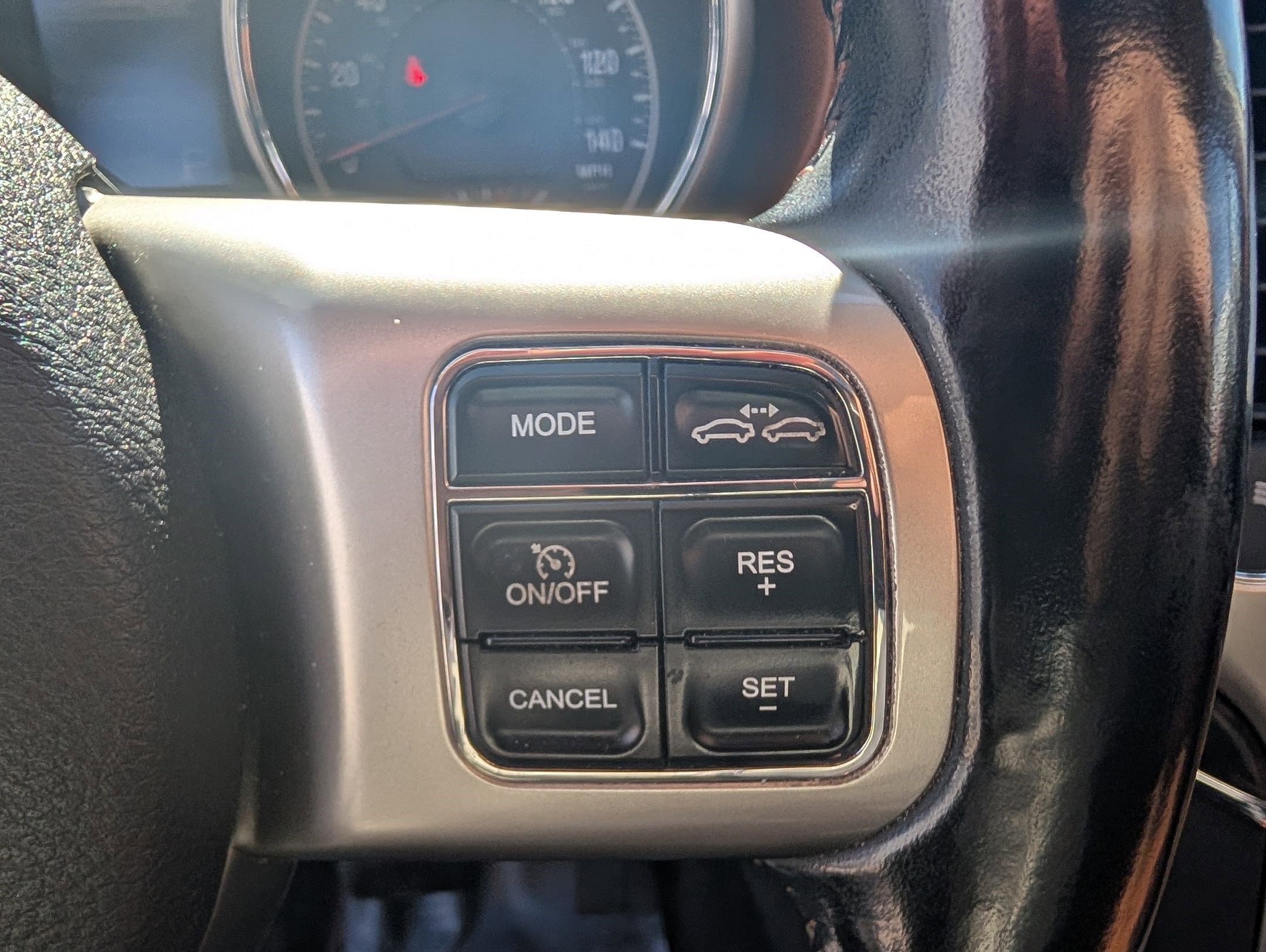 Used 2011 Mineral Gray Metallic Jeep Overland Summit image 19