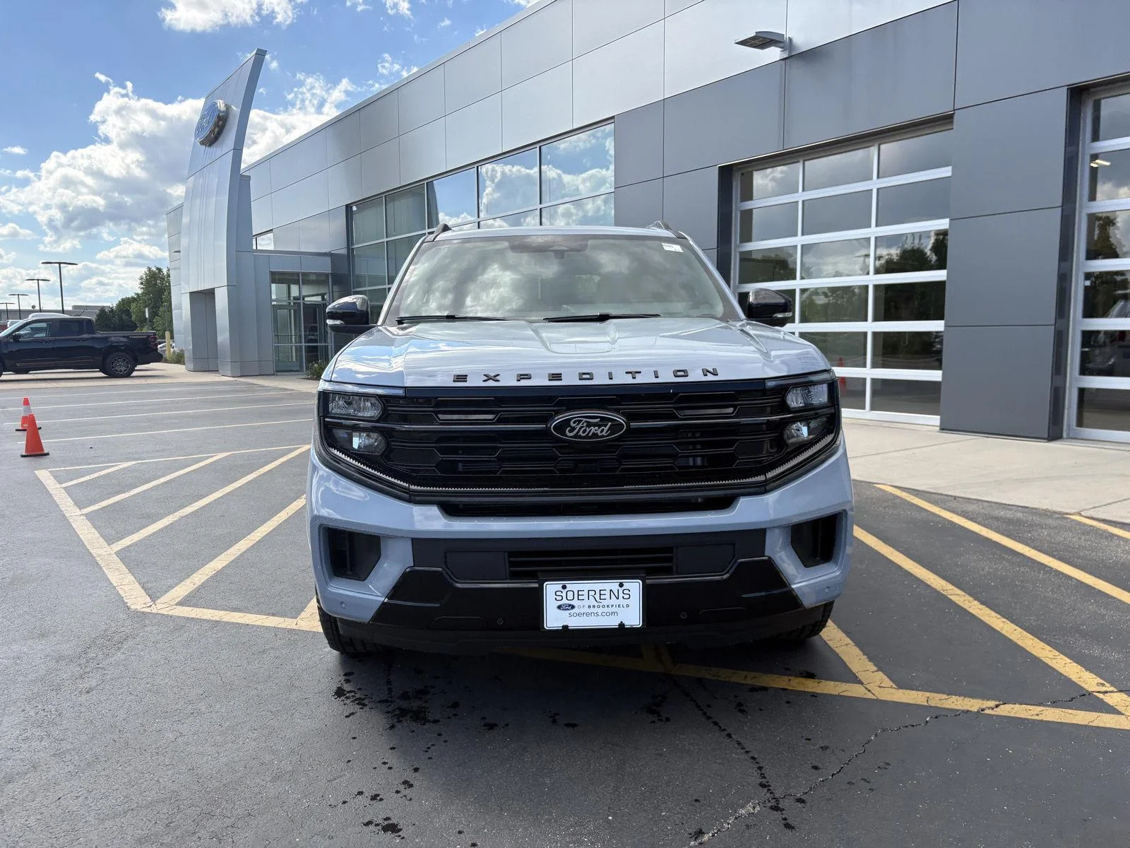 New 2026 Glacier Gray Metallic Tri-Coat Ford Platinum® image 2