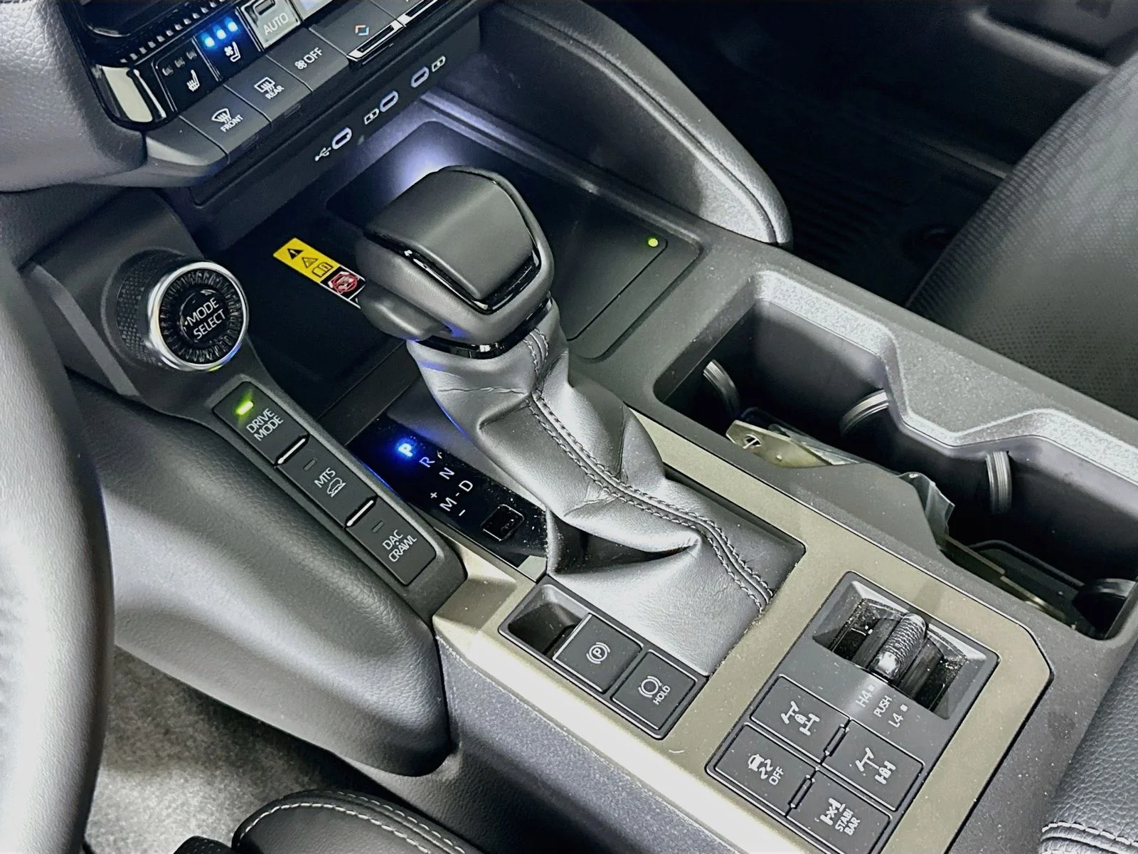 New 2026 Trail Dust/Grayscape <sup>1</sup> Toyota  image 17