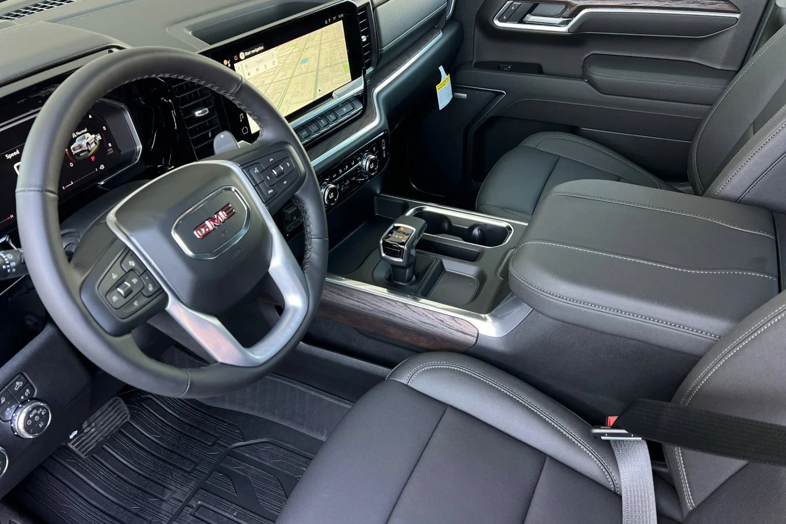 2026 GMC Sierra 1500 SLT - Photo 7