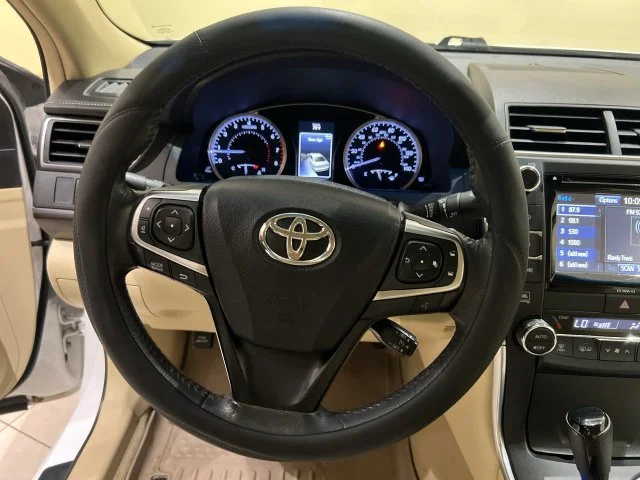 2017 Toyota Camry XLE - Photo 10