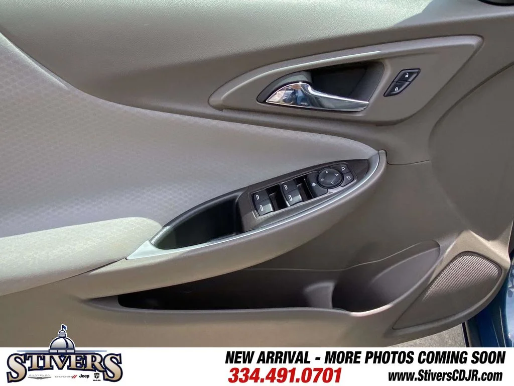 Used 2025 Blue Chevrolet LT image 19