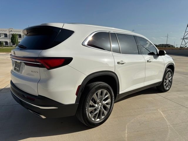 Used 2025 White Buick Preferred image 5