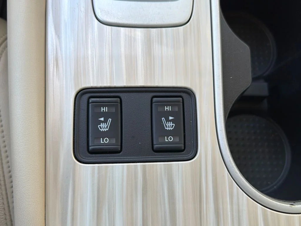 Used 2018 Pearl White Nissan SL image 26