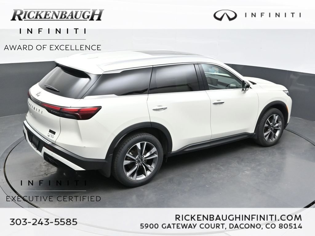 Certified Used 2023 White INFINITI LUXE image 43