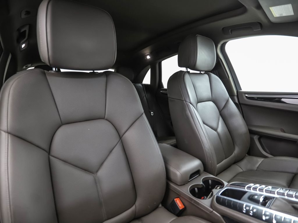 Used 2020 Night Blue Metallic Porsche Base image 31