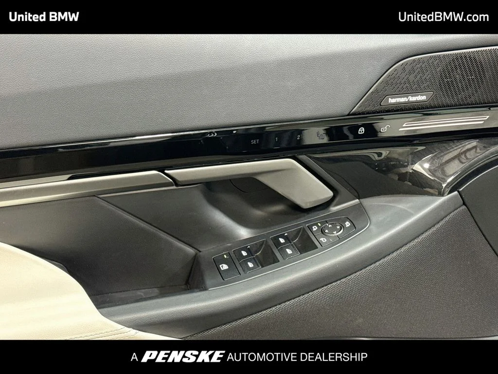 Certified Used 2025 Carbon Black Metallic BMW 530i image 3