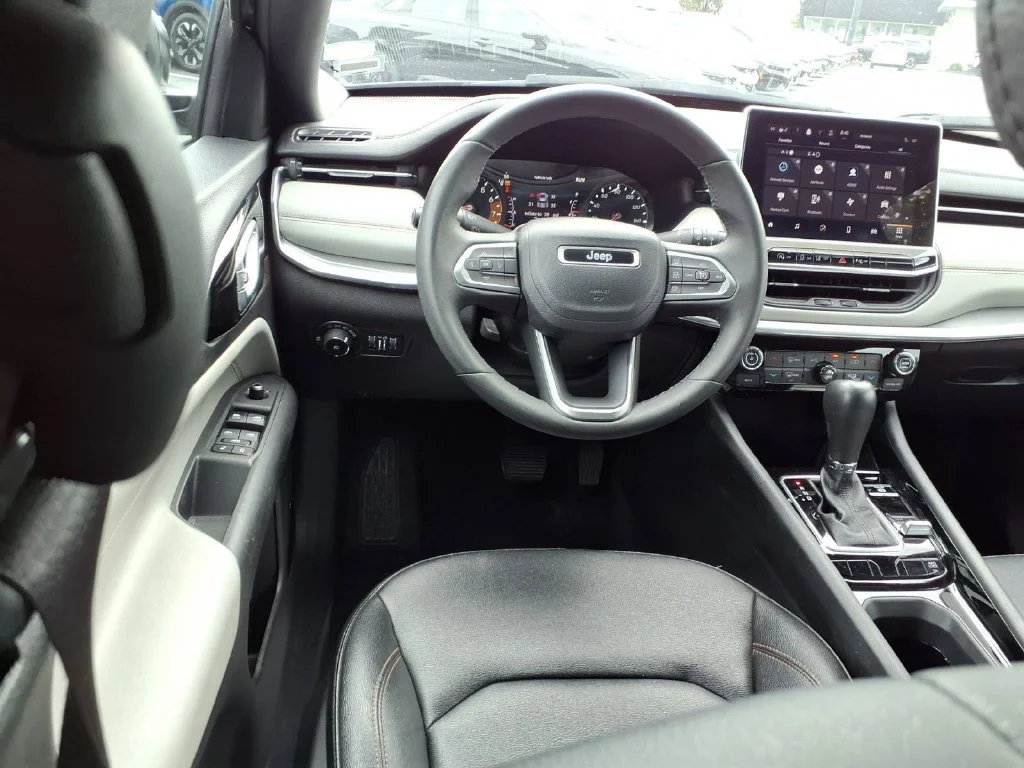 Used 2024 Baltic Gray Metallic Clearcoat Jeep Limited image 4