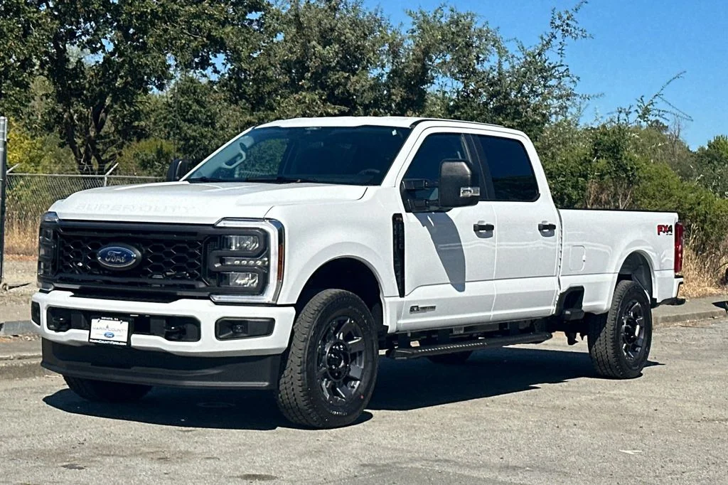 New 2026 Oxford White Ford F-350® XL image 8
