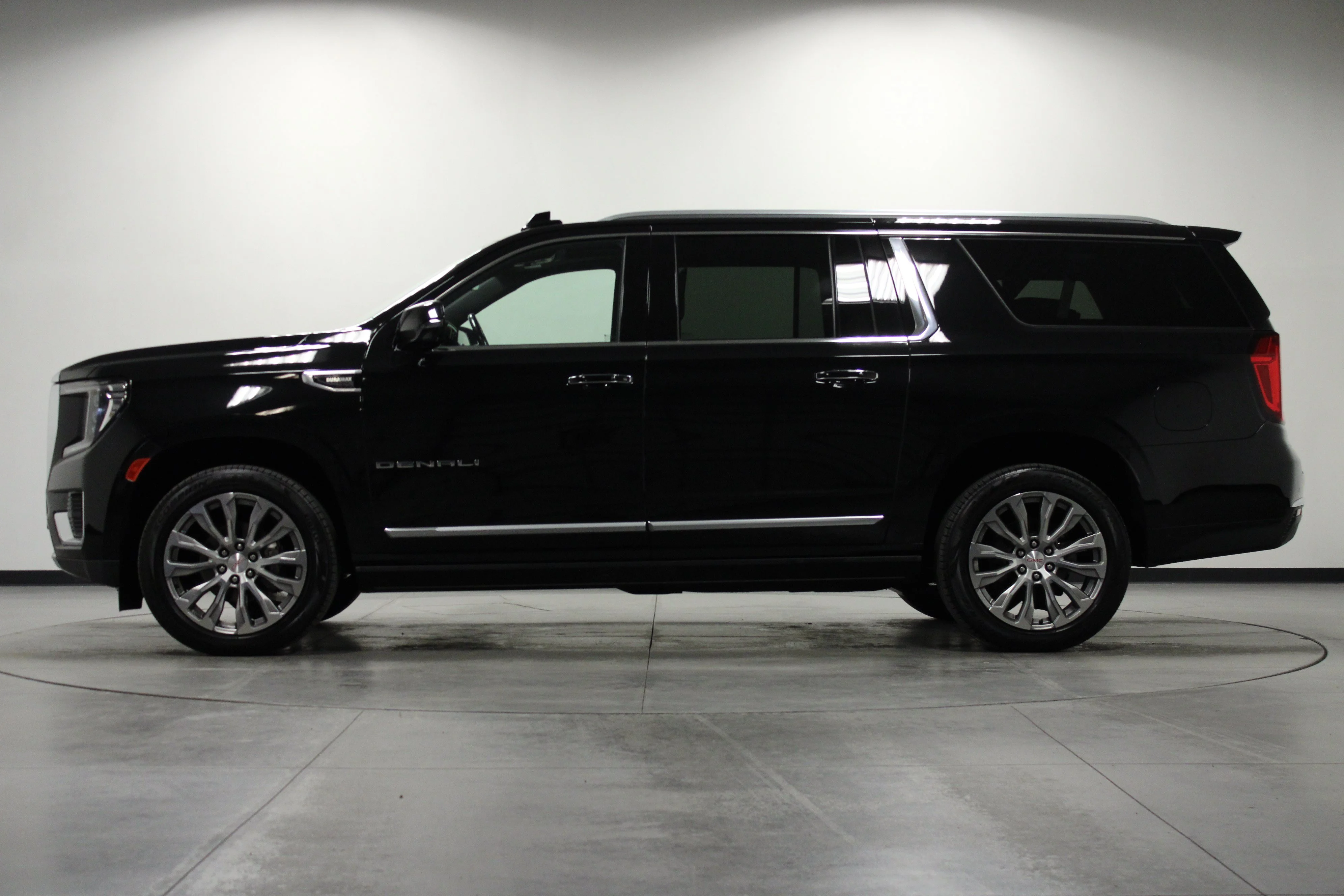 Used 2022 Onyx Black GMC Denali image 7