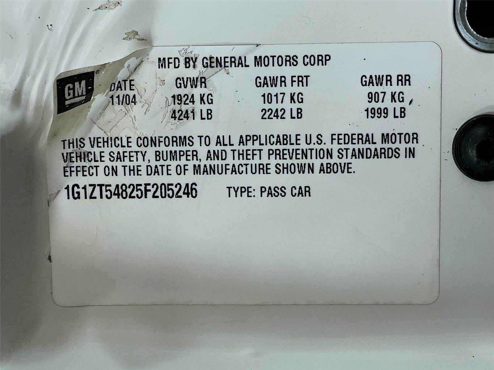 Used 2005 White Chevrolet LS image 32