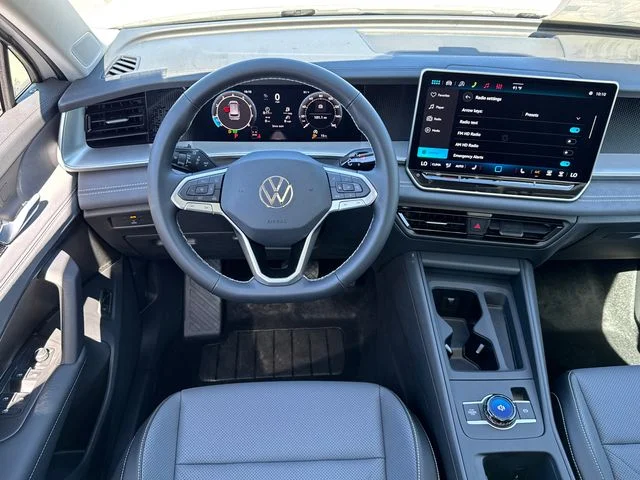 New 2026 Pure White Volkswagen 2.0T SE image 28