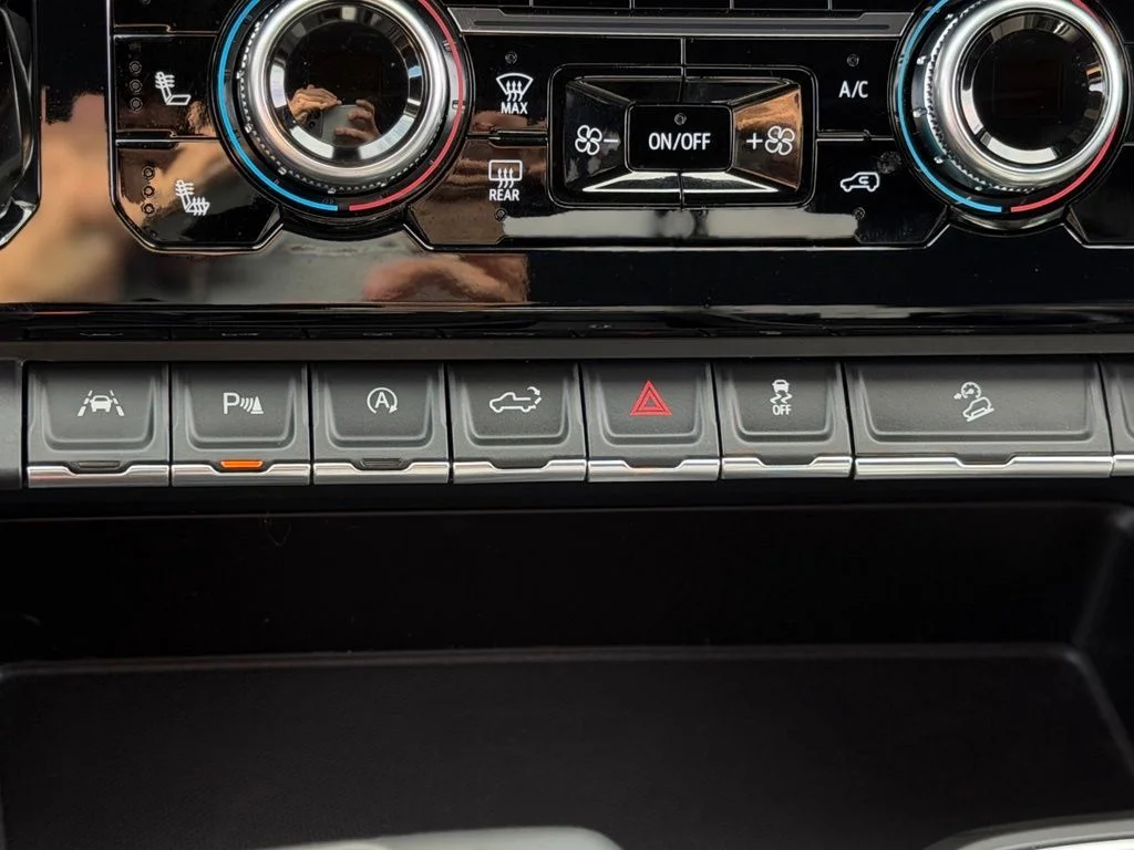 Used 2025 Silver GMC Denali image 20