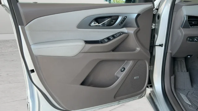 Used 2020 Silver Chevrolet Premier image 19