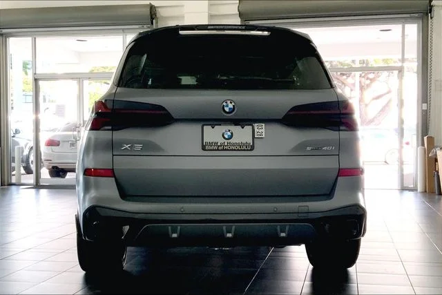 New 2026 Gray BMW sDrive40i image 4