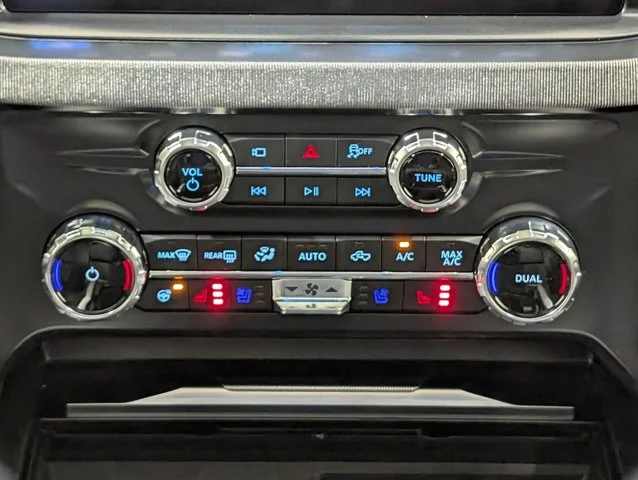 New 2026 Glacier Gray Metallic Tri-Coat Ford F-350® Platinum® image 45