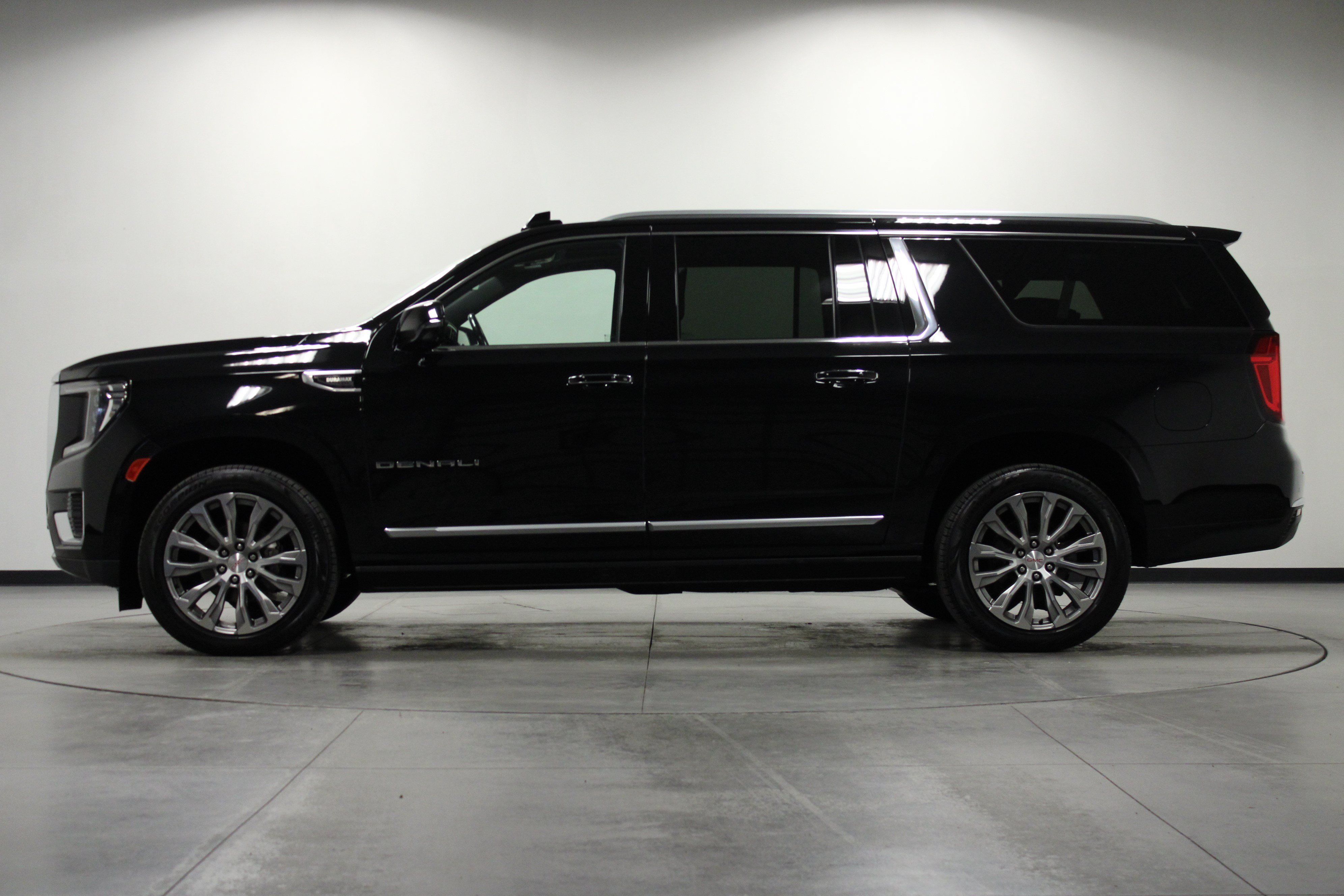 Used 2022 Onyx Black GMC Denali image 7
