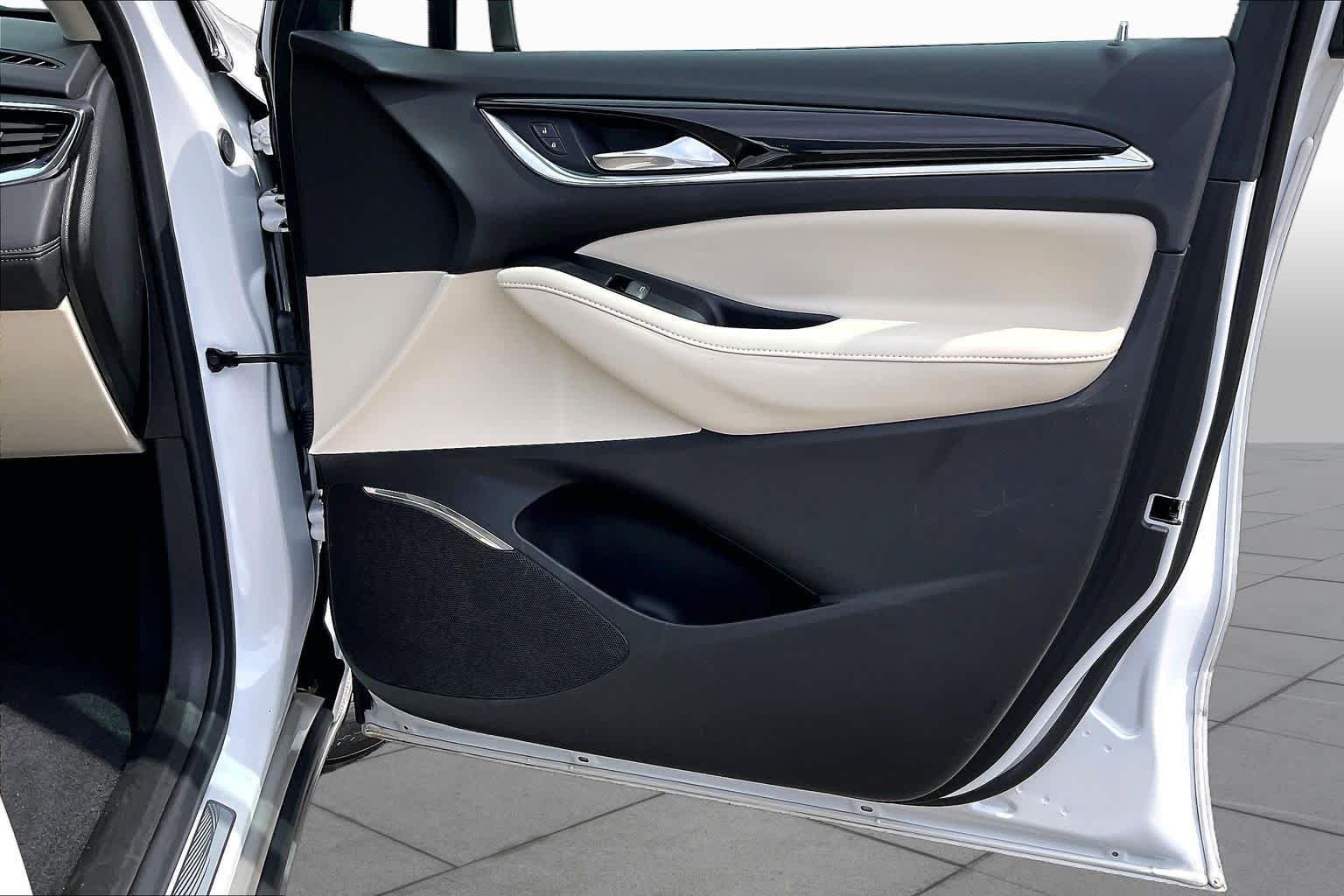 Used 2024 White Frost Tricoat Buick Essence image 41