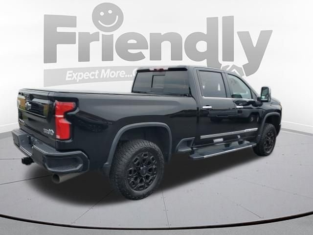 Used 2024 Black Chevrolet High Country image 5