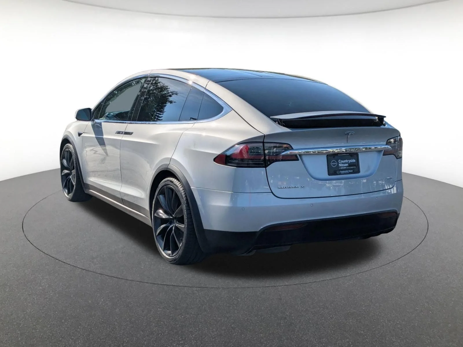 Used 2018 Silver Tesla 75D image 7