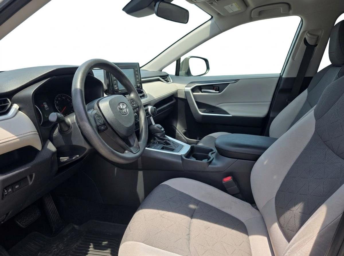 Used 2020 Super White Toyota XLE image 10