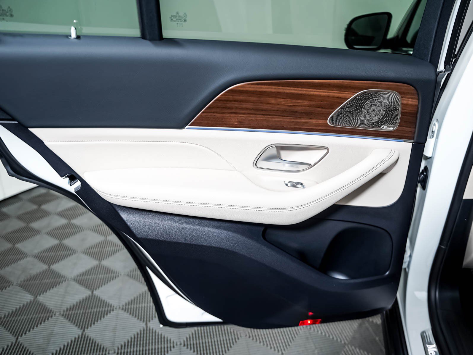 New 2026 Polar White Mercedes-Benz GLE 350 image 24
