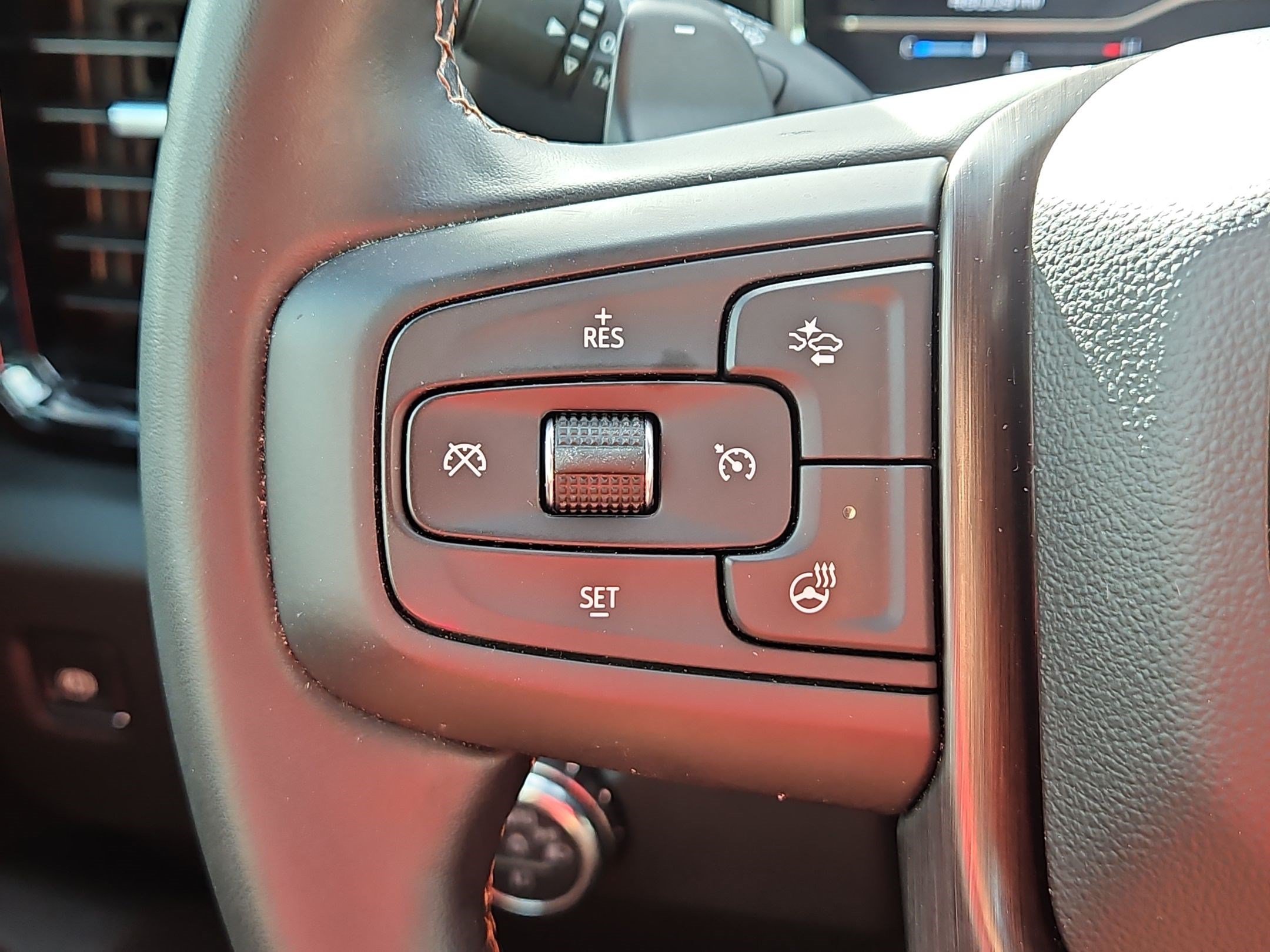 Used 2025 Summit White GMC AT4 image 17