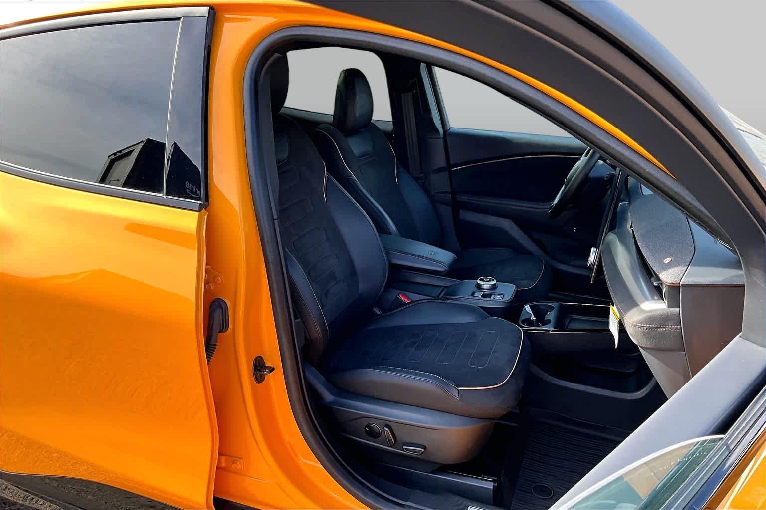 Used 2023 Cyber Orange Metallic Tricoat Ford GT image 12