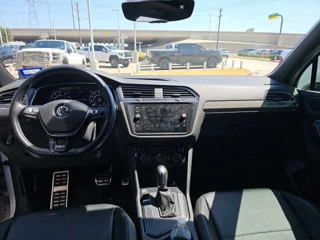 Used 2019 White Volkswagen SE image 8