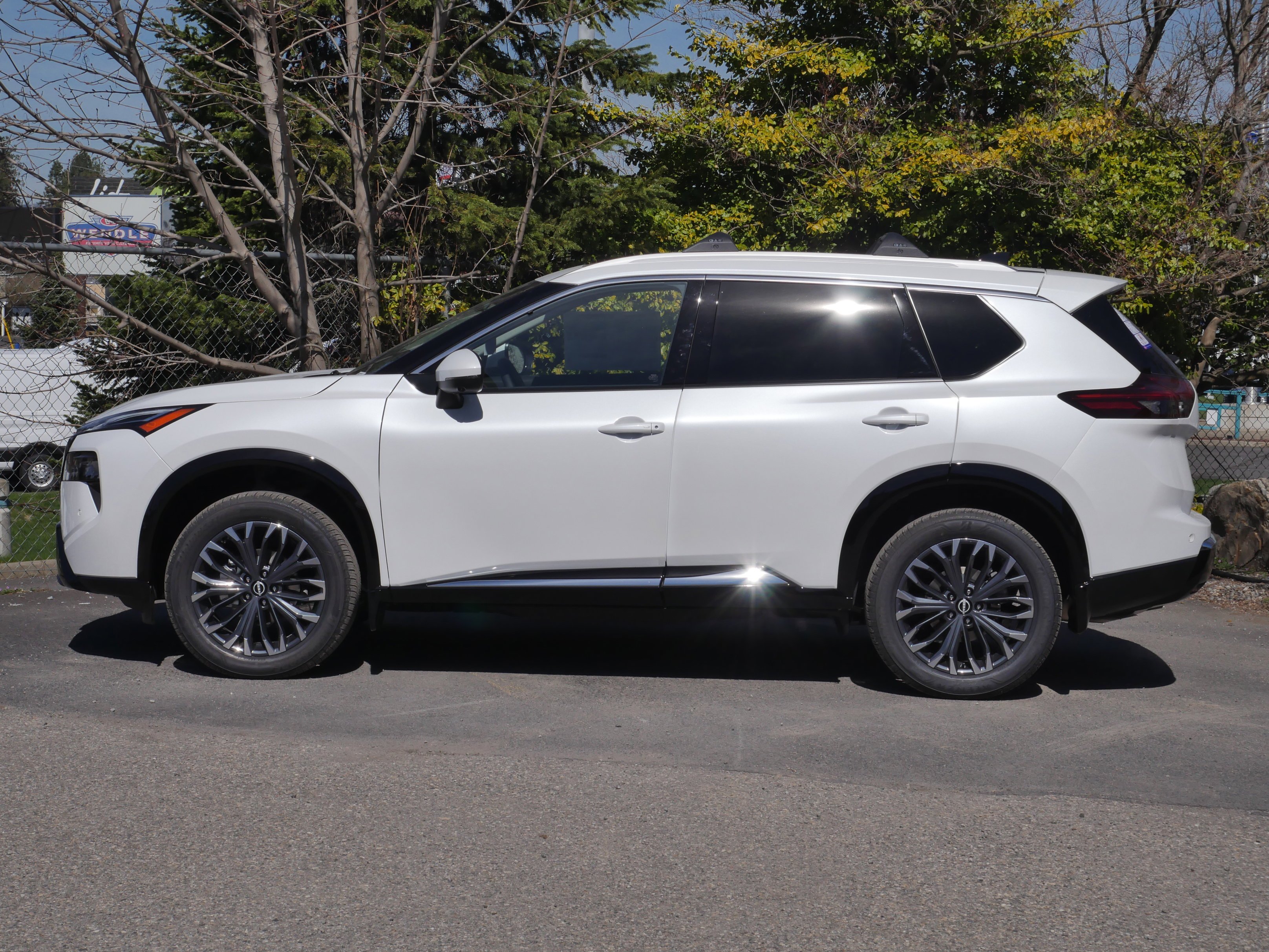 New 2026 Everest White Pearl TriCoat Nissan Platinum image 17
