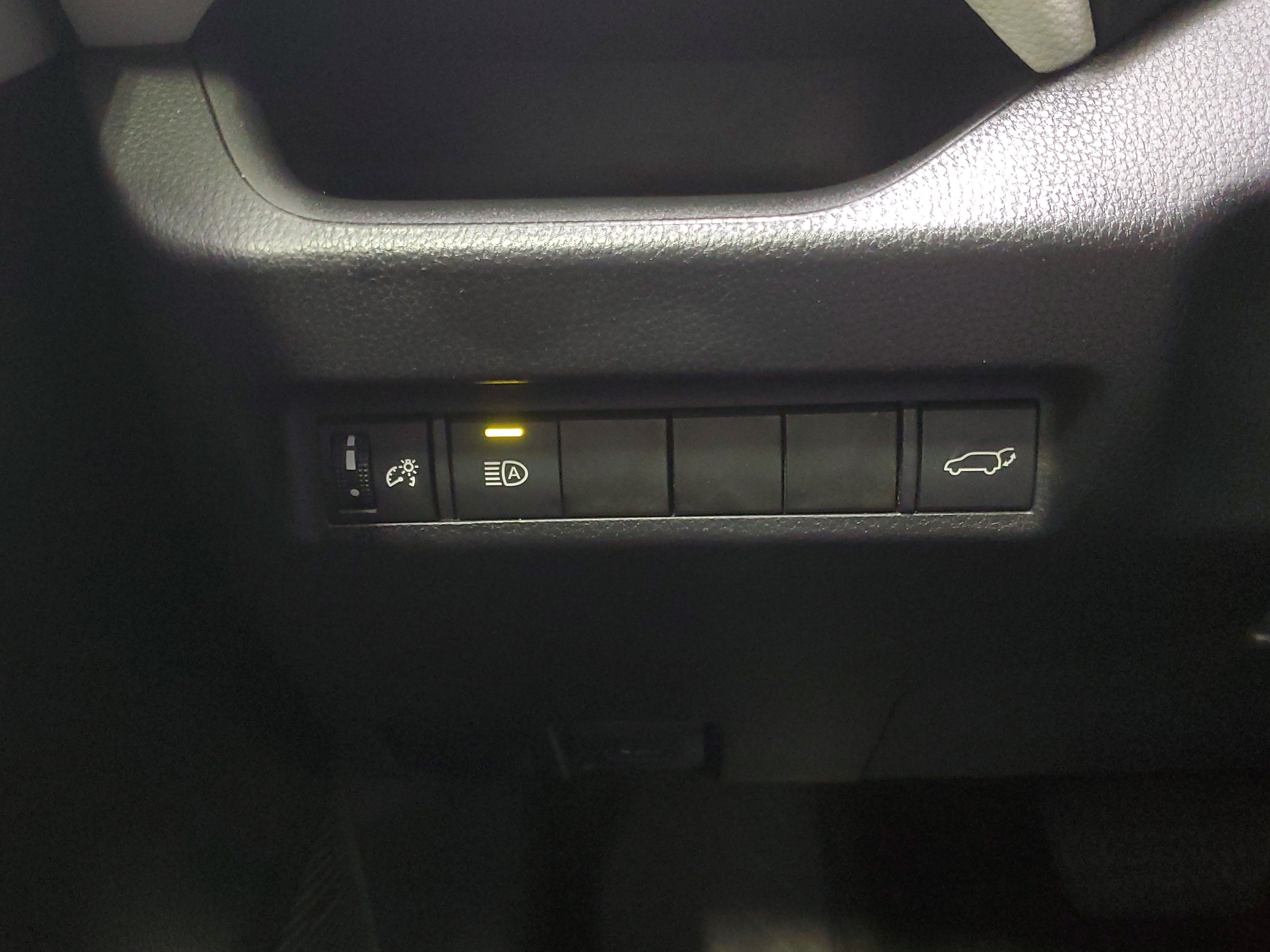 Used 2021 Lunar Rock Toyota XLE Premium image 21
