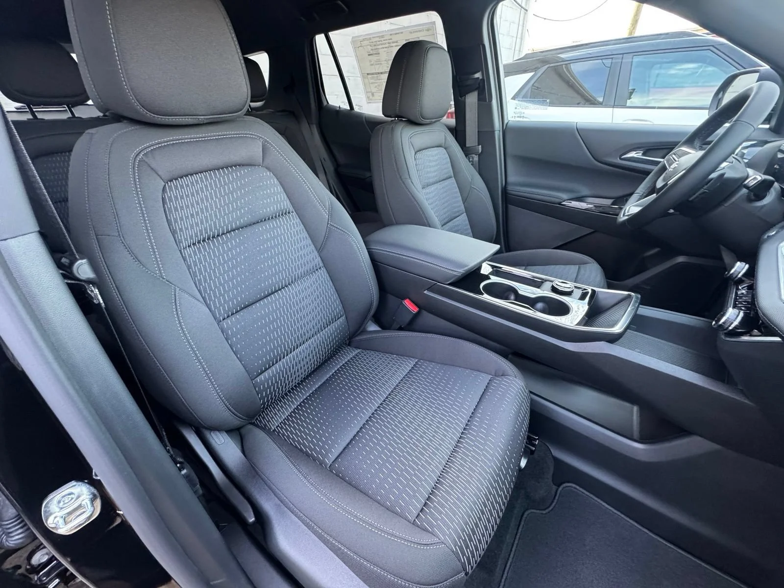 2027 Chevrolet Equinox LT - Photo 35