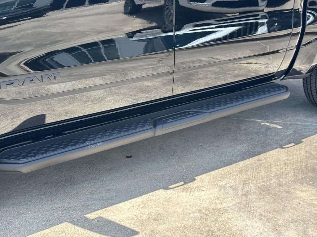 New 2026 Diamond Black Crystal Pearl-Coat Exterior Paint RAM Express image 10