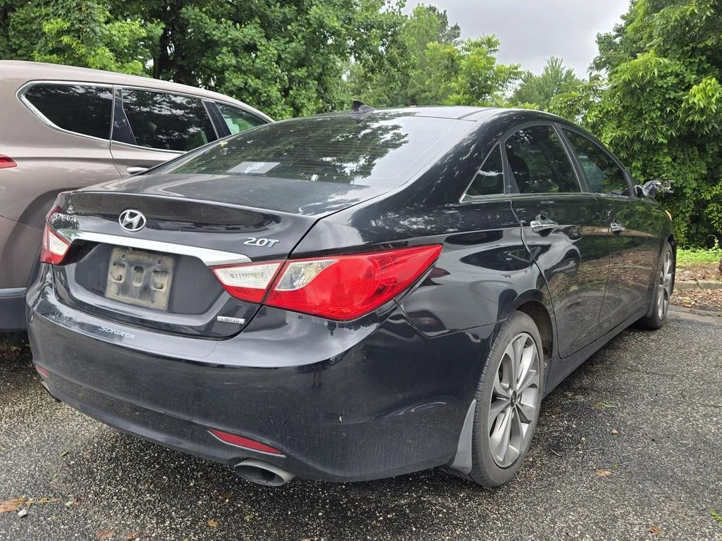 Used 2013 Black Hyundai Limited image 2