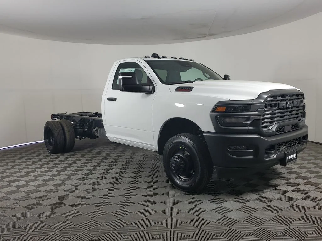 New 2026 Bright White Clear-Coat Exterior Paint RAM Tradesman image 3