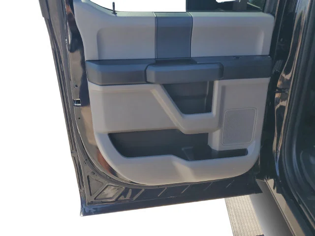 Used 2018 Shadow Black Ford XL image 27